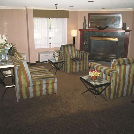 נורת' קנזס סיטי La Quinta Inn By Wyndham Kansas City North מראה חיצוני תמונה