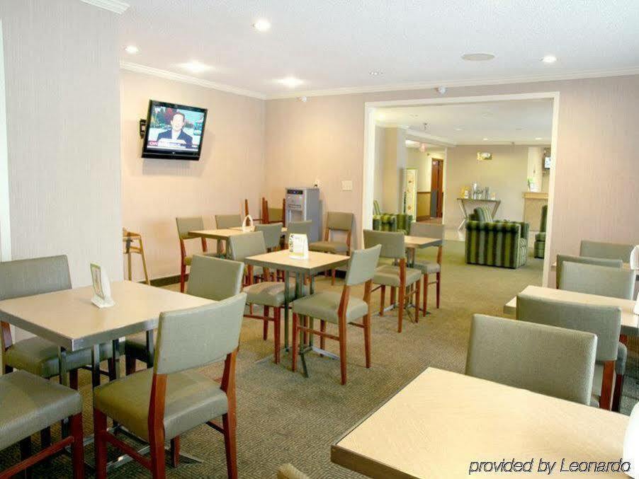 נורת' קנזס סיטי La Quinta Inn By Wyndham Kansas City North מראה חיצוני תמונה
